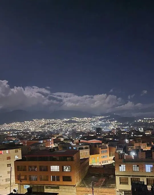 Edificio Apartamentos Central Con Ascensor 605 Богота